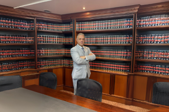 Leonardo Manzan comenta os avanços e desafios regulatórios na regulação do setor elétrico brasileiro.