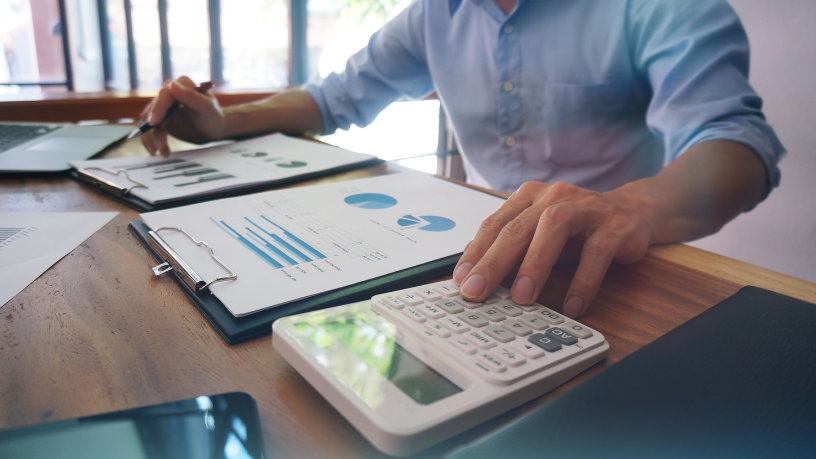 Rodrigo Balassiano destaca como FIDCs podem mitigar a inadimplência com estratégias eficazes de cobrança e renegociação.