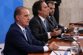 Pedro Guimarães explica como a Caixa integrou os beneficiários do Bolsa Família e do CadÚnico ao Auxílio Emergencial com eficiência e agilidade.