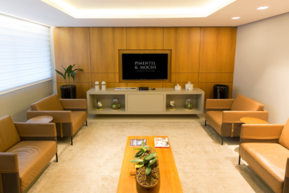 Rodrigo Gonçalves Pimentel analisa como a recuperação judicial pode gerar riscos e oportunidades para investidores no mercado de ações.