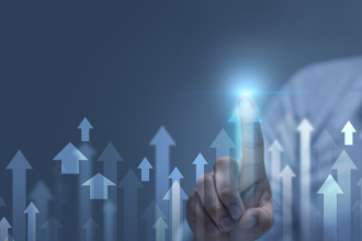 Andre de Barros Faria mostra como a tecnologia — da IA à automação — impulsiona o crescimento ao energizar times e ampliar sua performance.