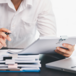 A pessoa física locadora precisa entender quando paga o novo imposto e como se preparar sem perder rentabilidade, explica Alex Nabuco dos Santos.