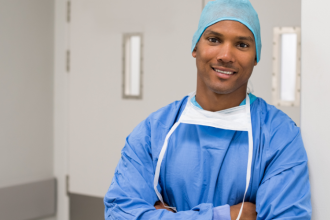 Dr Haeckel Cabral apresenta a mentoplastia como procedimento-chave para equilíbrio e harmonia facial.