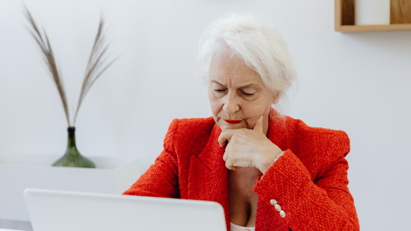 Aposentado pode trabalhar? Confira os direitos e limites legais com orientação do Sindnapi – Sindicato Nacional dos Aposentados, Pensionistas e Idosos.