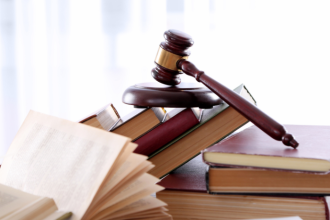 O Mestrado em Direito Civil amplia repertório técnico e fortalece a clareza nas decisões, como explica Hebron Costa Cruz de Oliveira.